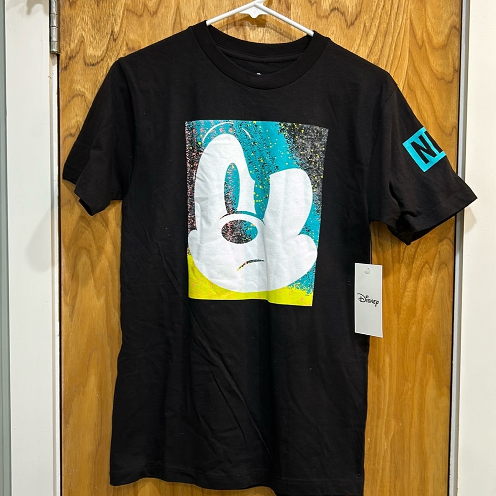 NWT Neff x Disney Mickey Mouse Graphic T-Shirt – Men’s Small